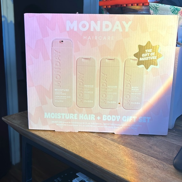 Monday hair and body set nib - Picture 2 of 4